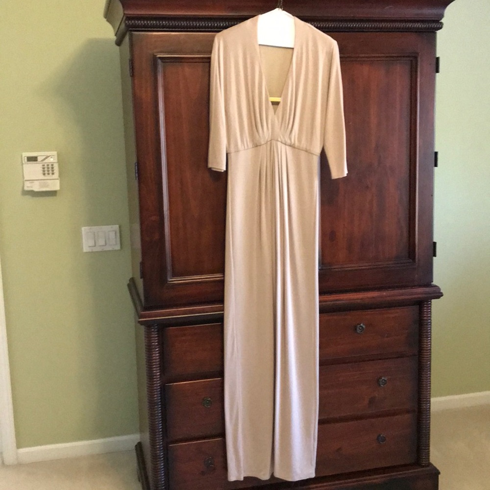 Dress - Picture 2 of 4